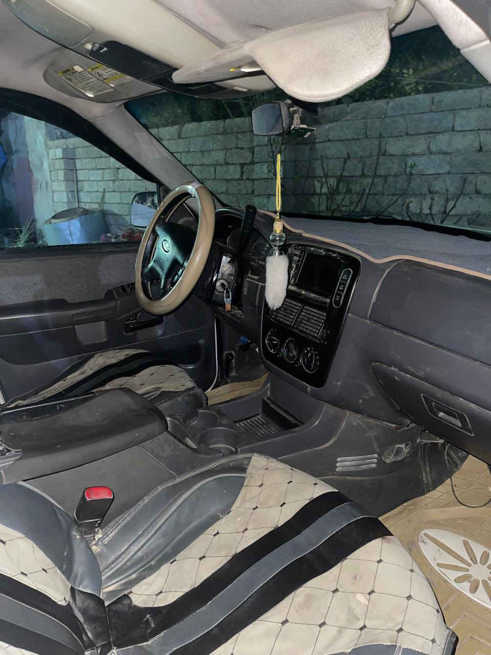 السلام عليكم فورد اكسبلور كير محرك بطه موديل 2004 صدر طبه كهربائيات شغاله رقم نينوى فحص راعيها مااندله مراوس يرهم وبيع اطلب عليها 43 وحياكم ***********
