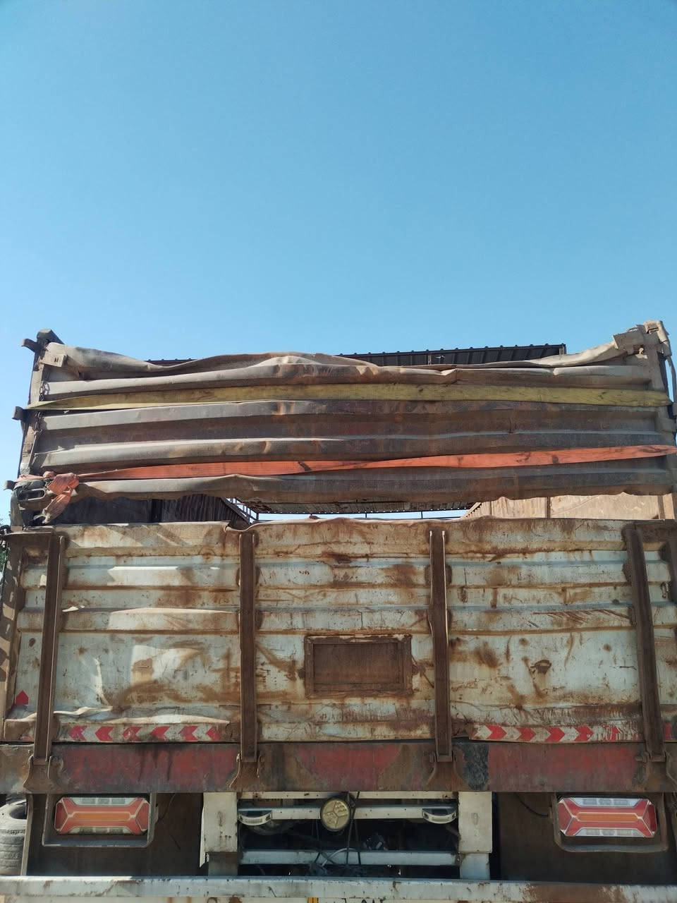 سلام عليكم عربانه اوربيه خمس محاور شريط عمل دنكير ١٤ اربع دناكير واحد فوزيلا سعر ٩٠ بيه مجال للستفسار ***********
