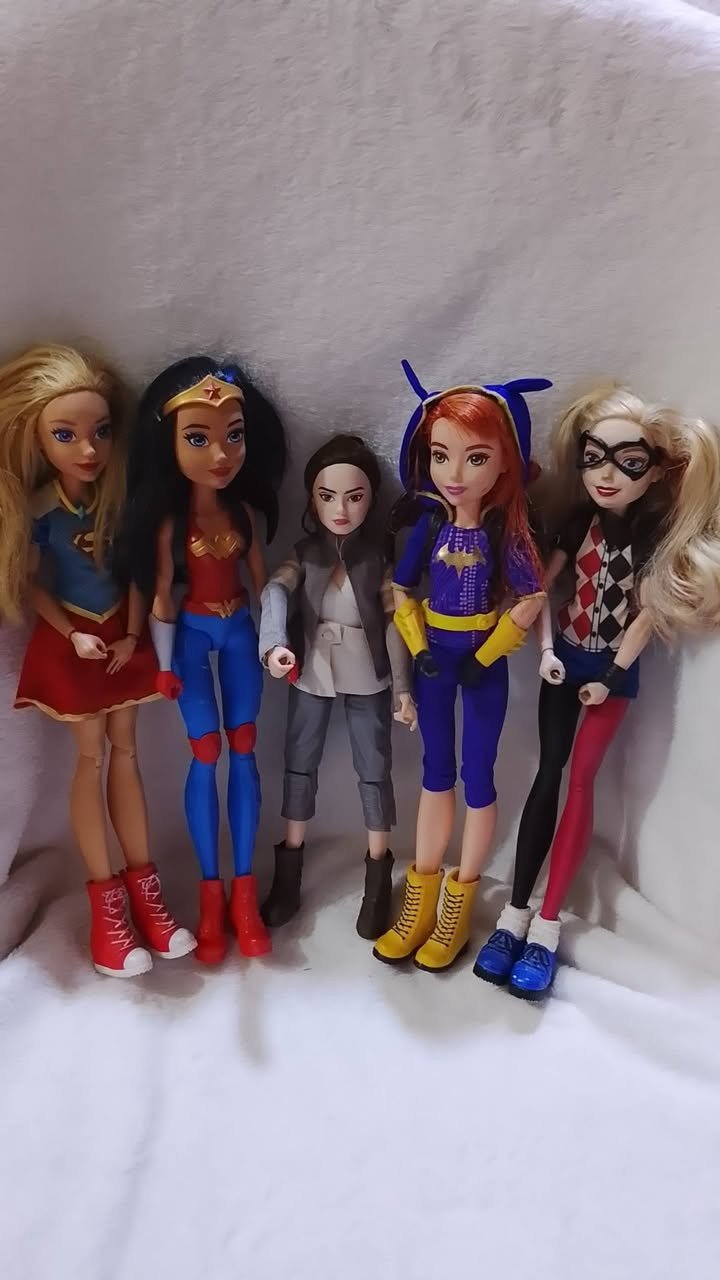 فتيات المارفل مع فتاةحرب النجوم
بملابس، واحذيةاصلية وشخصيات، مفصلية.. تباع مجموعة
حجزعلى الخاص


**إذا كنت صاحب هذا الإعلان وتريد حذفه لأي سبب، رجاءا أرسل رسالة إلى الدعم الفني**