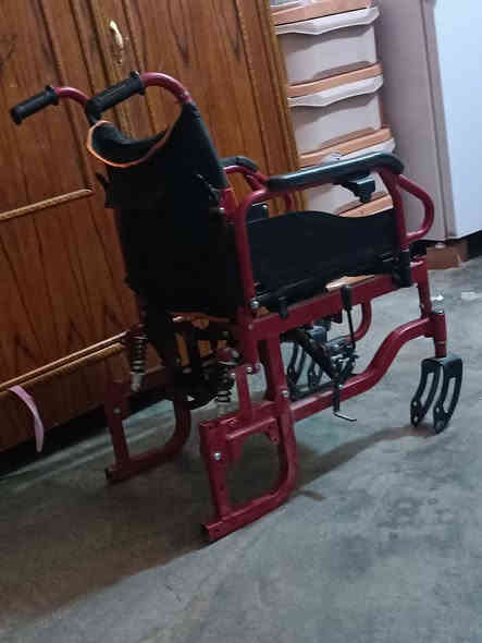 شاصي مع الرجلين ملاته ب 55 موجود توصيل جميع المحافظات العراقية الاتصال ***********
