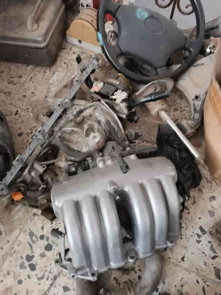 سلام عليكم لبيع غراض لاندكروز جديد ومستعمل متوفر من موديل 1998-2007 موجود حته قطع بدي  
مكاني بغداد وهذا رقم ***********
