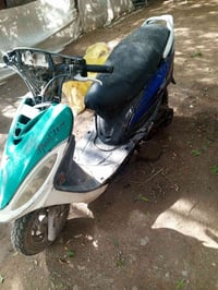 دراجة كامكو للبيع ابيع حديد الشراي يراسل على هذا الرقم 07822949008