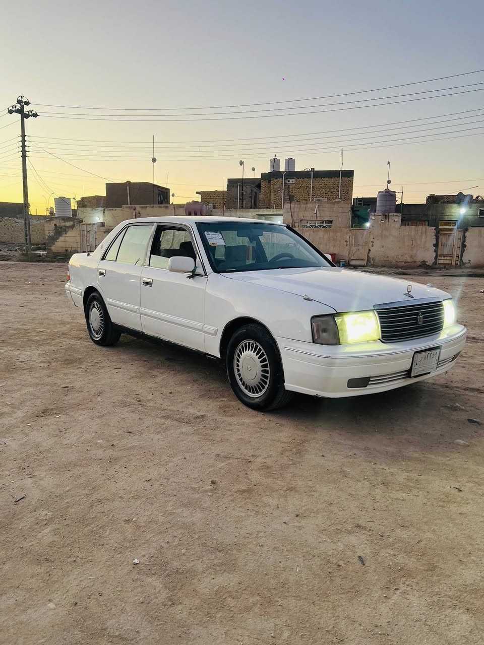 سلام عليكم سياره راس ثور للبيع موديل ١٩٩٨ سياره جديده مصبوغه عام وضربه بيه بالجاملغ الكدام خفيفه جهه اليمنه سياره جديده وجاهزه رقم بصره الماني سنويه منتهيه تخم تاير حداديه جديده كهربائيات شغاله لايت زنون يسره بلاد مكفوله من الكصه والنقل جثه محرك ٣٠٠٠ المرغوب سياره جاهزه سعر ٧٠ وبيه مجال مكان ناصريه الغراف رقم شراي يتصل***********
