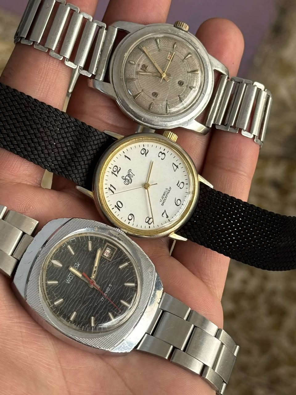 مجموعة ساعات للبيع
توماتيك / تكويك
روسي/سويسري
العدد 16
كلهم شغالين 
السعر خاص
يوجد توصيل جميع المحافظات 
***********
