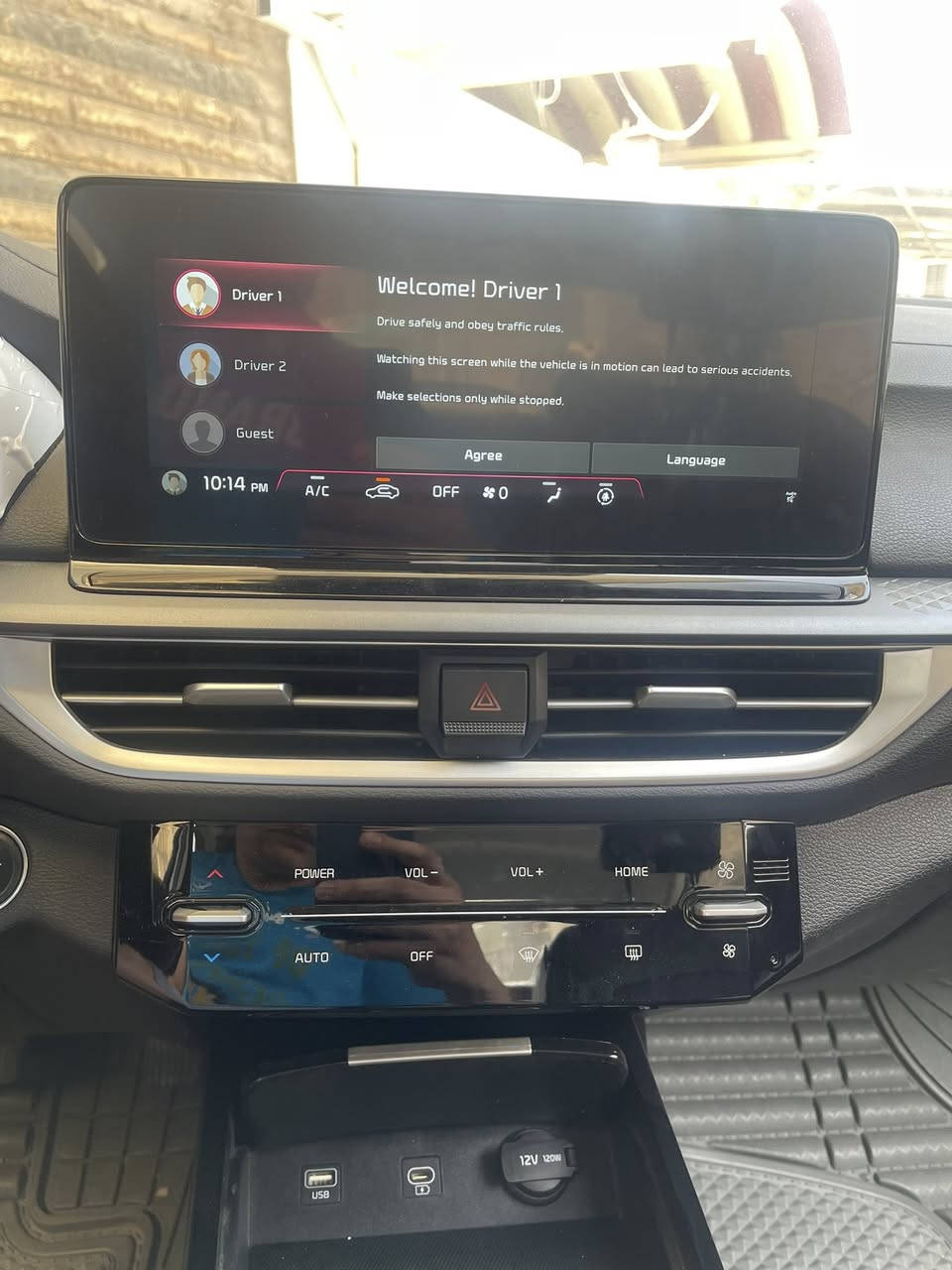 يالله السلام عليكم اخوان بعد الحب والتحية 

ـ K3 بغداد  2024 السيارة

   مـواصـفـات

ـ محـرك DOH دبل نـوزل ـ1500 

ـ إشـارة ترحـيب ـ بصمة تشغيـل وابـواب ـ إشـارة مـري جانبيـة ـ الـمري شـفط ‎ـ 

ـ شـاشة كـبيرة 

ـ عـداد سرعـة ديـجـتل ـ ايـربـاك 6  

ـ فتـحة سقف سلايـت

ـ لايـت 3 عدسـات ـ حـاجـب led 

ـ بـك لايـت متـصل led 

ـ تحـكم  ستيرن فـول جـهتين 

ـ سـايد بـريك كـهـربائي ذكـي‎

ـ نظـام ـ اوتـو ـ هولـد ـ مـانع انـزلاق 

ـ نظـام قيـادة مـتعدد 4

 ـ سبـورت ـ ايكو ـ كـومفرت ـ سمـارت

ـ ويـل كب كروم 16 ـ حساس4 ABS

ـ حساس TPMS ضغـط الاطـارات 
سعر ١٤٩ بيها مجال بسيط 
مكانها الحارثية
***********
