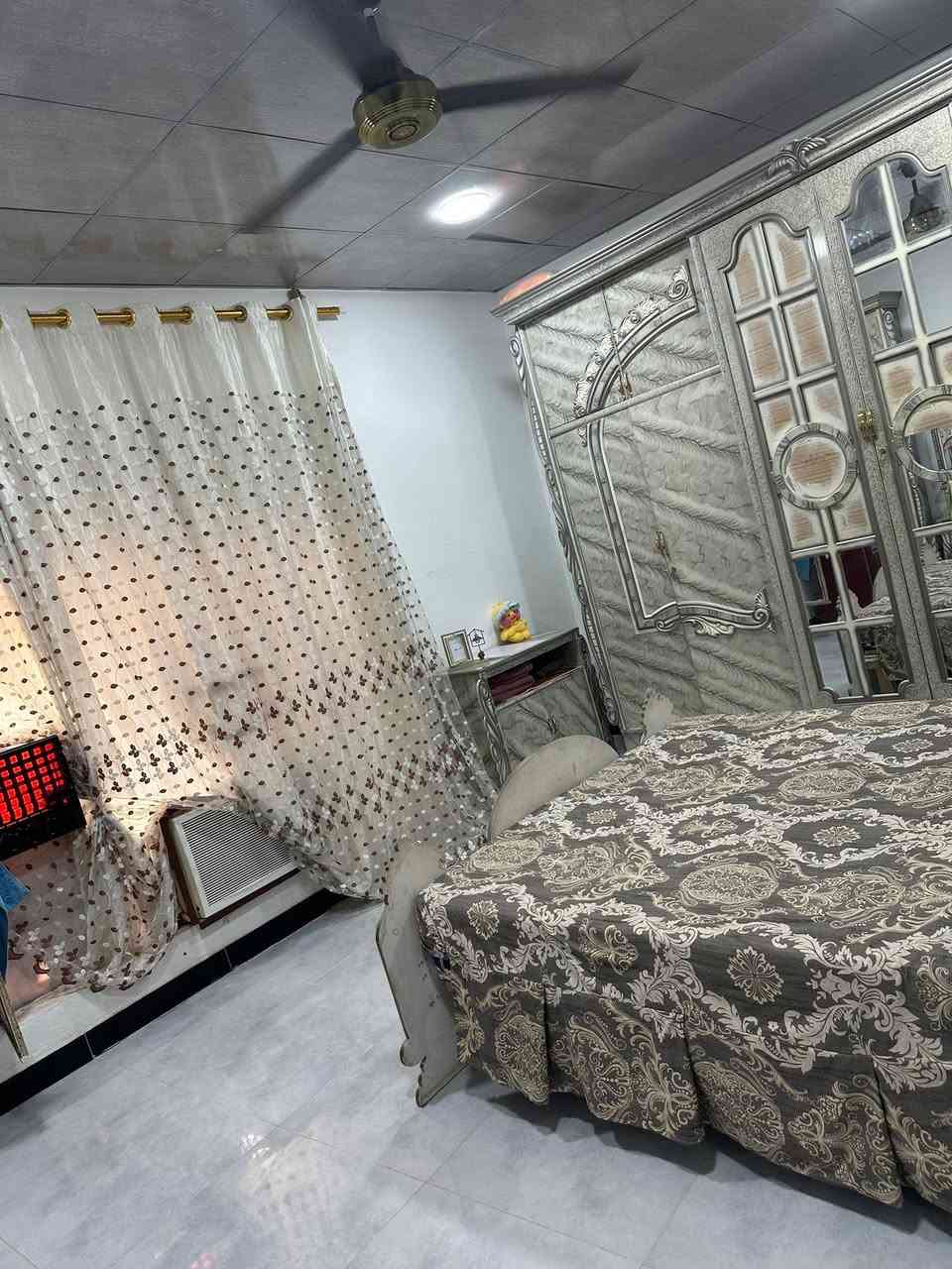 دار للبيع المساحه ١٩٠ متر 
بهرز الدفاعي قرب مدرسه المستنصر بالله 
***********

