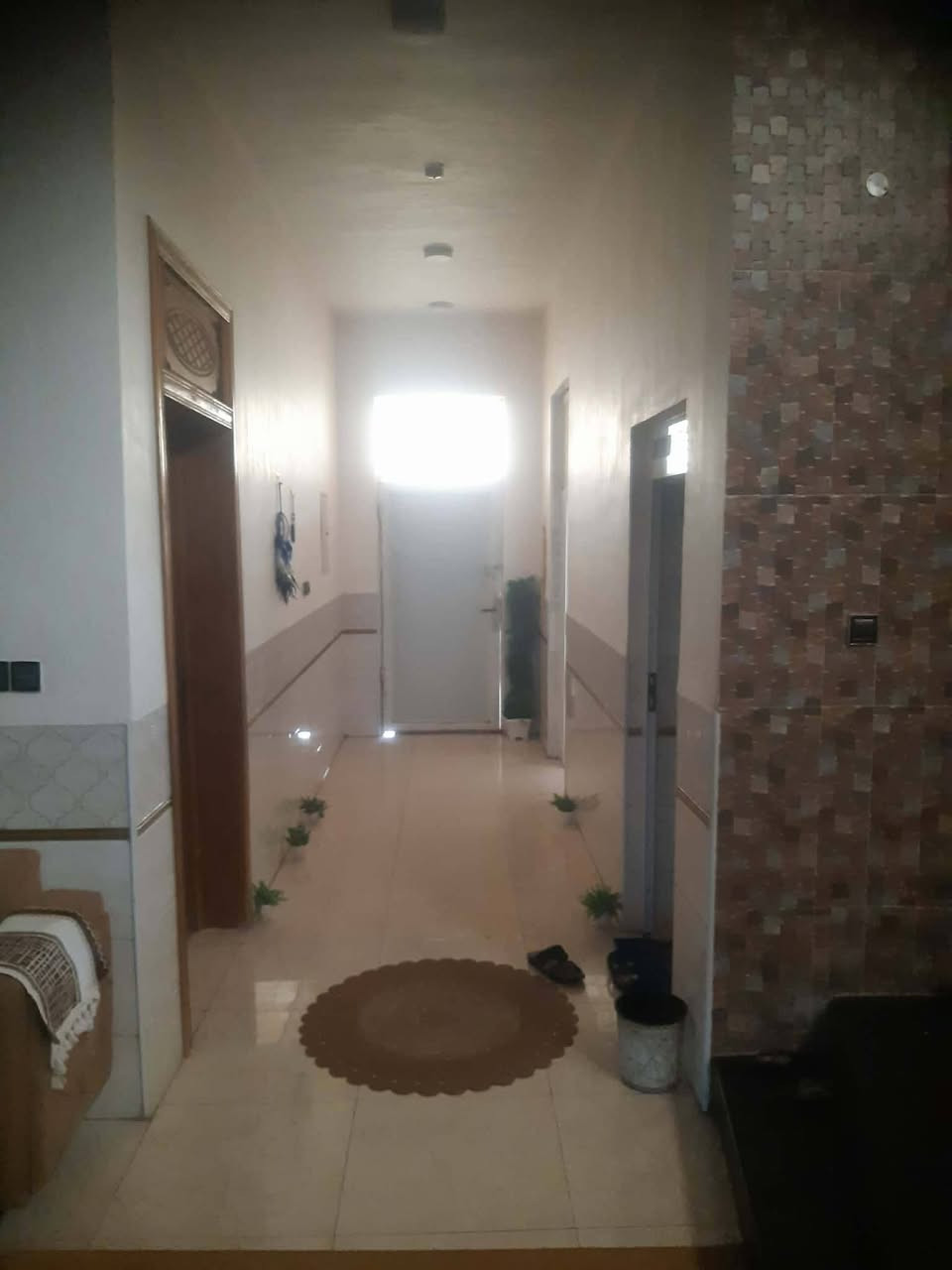 بيت طابو صرف للبيع 
===============

المساحة ٢٥٠ متر  طابق واحد 
====================
الموقع  ام العصافير من جهه المجسر شارع ٢٠ التجاري شارع مدرسة الطوفان الاقصى
========================================================
يحتوي البيت على 
غرفتين 
صالة 
براني 
مطبخ
طارمة كبيرة وحديقة
صحيات داخلية وخارجية
 الطابق الثاني مخزن كبير  على كبر الصالة الجوه 
===============================
سنة البناء ٢٠٢٢
==================
#السعر١٩٠ مليون  مع المجال 

للاستفسار اكثر مراسلة الصفحة


**إذا كنت صاحب هذا الإعلان وتريد حذفه لأي سبب، رجاءا أرسل رسالة إلى الدعم الفني**