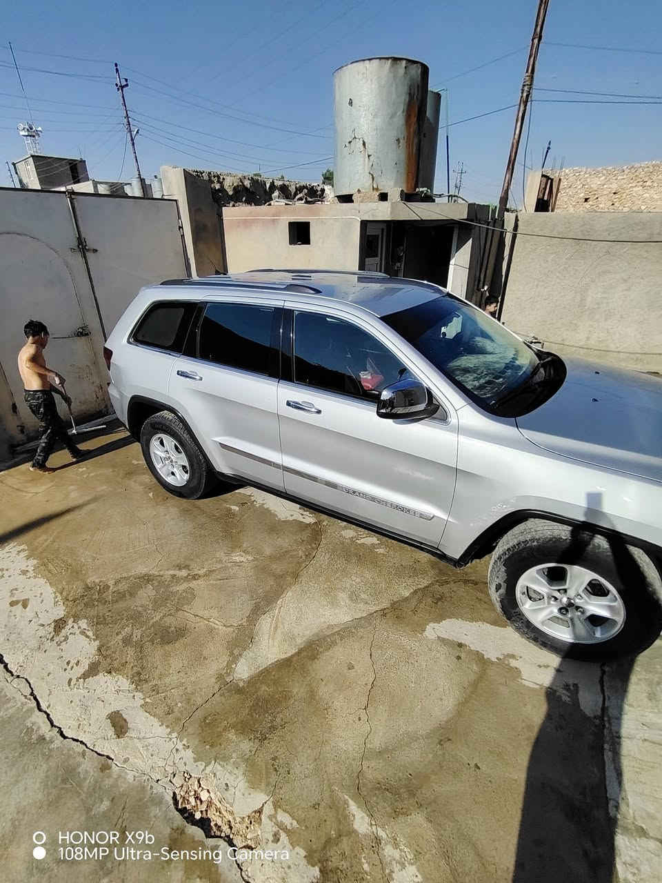 سلام عليكم
للبيع جيب لاريدو موديل ٢٠١١ بدون صبغ فول موصفات سونار مالها بالصور موجود معروضه (158)بيها مجال بسيط مكانها موصل تلعفر ***********
***********
