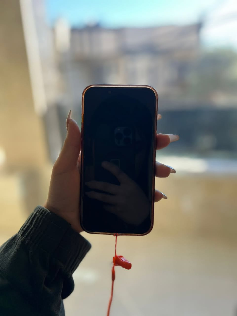 السلام وعليكم عدي ايفون 13 عادي لون مميز بطاريه 95 ذاكره 256 جهاز نضيف مع الكارتونه نضافه 100% زلغ شخط مابي مستعمل شهرين فقط استعمال ع ايد بنيه شابه وتر بروف تفحص وين متريد كله نورمال ممبدل اي شي جهاز آخو الجديد نموذج M الأصلي  العنوان بغداد السيديه الشرايه خاص واتساب ***********
السعر 500 وبي مجال بسيط
