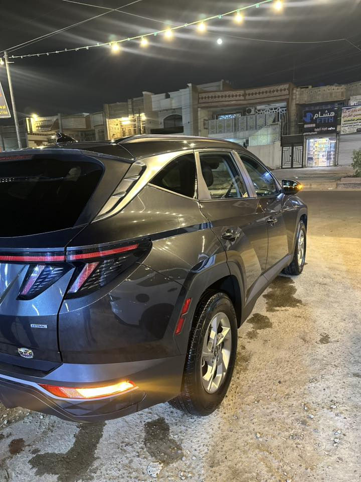 توسان 2023 ماشية ٣١ الف
رقم بغداد تحويل مباشر 
المواصفات : 
بصمة تشغيل 
‏Auto hold
تبريد قطعتين أمامي و خلفي
كشنات الامامية تدفئة 
كرسي السايق كهرباء 
رادارات اربع اتجاهات 
شاشة كبير  + كاميرا خلفية
سايد بريك كهرباء 
٣ وضعيات قيادة 
الابواب بصمة مع نظام ترحيب 
تشغيل عن بعد 
نقطة عمياء + اشاير بالمري
مثبت سرعه 
تحكم ستيرن  
حادثها بسيط 
صورة الحادث مالتها موجود بالصور 
السعر ١٧٦$
واتساب / ***********
