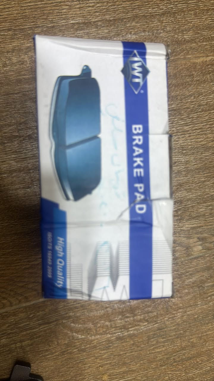 � وسادات وديسكات فرامل IWT الأصلية 🔧
سونتو 2015 -2020
توسان 2016-2020
النترا  2011-2015

اتصل قبل نفاذ الكمية فالكمية محدودة جدا  

قوة توقف دقيقة، أداء ثابت، وسلامة تدوم طويلاً 🚗💨

هل تبحث عن فرامل تمنحك ثقة كاملة على الطريق؟
منتجات IWT BRAKE PAD تم تصميمها بأحدث التقنيات لتمنحك تجربة قيادة آمنة، ناعمة، وصامتة حتى في أقسى الظروف.

⚙️ 
المميزات التقنية والعملية:

✅ أداء كبح قوي ومضمون:
مصنوعة من تركيبة سيراميكية متطورة تمنح احتكاكًا متوازنًا يضمن توقفًا سريعًا دون انزلاق أو صوت مزعج.

✅ مقاومة عالية للحرارة:
تتحمل درجات حرارة مرتفعة تصل إلى أكثر من 500°C بدون فقدان الأداء، مما يجعلها مثالية للسفر الطويل والقيادة على الطرق الحارة.

✅ راحة وسلاسة أثناء القيادة:
بفضل المواد العازلة للاهتزاز، تضمن وسادات IWT كبحًا ناعمًا ومستقرًا بدون أي ارتجاج في المقود أو أصوات صفير.

✅ عمر خدمة أطول:
تدوم أكثر من الوسادات التقليدية بنسبة تصل إلى 40% أطول، مع احتكاك ثابت طوال فترة الاستخدام.

✅ صديقة للبيئة:
مصنوعة من مواد خالية من الأسبستوس والغبار الكثيف، لتحافظ على نظافة الجنوط والبيئة المحيطة.

✅ تصميم دقيق ومتطابق مع القطع الأصلية (OEM Fit):
مطابقة تمامًا للمواصفات الأصلية لسيارتك، ما يجعل التركيب سهلًا وآمنًا دون الحاجة لتعديلات إضافية

للتواصل الاتصال بالرقم *********** او *********** يتوفر واتس اب في كلا الرقمين 
يتوفر خدمة توصيل لكافة المحافظات
