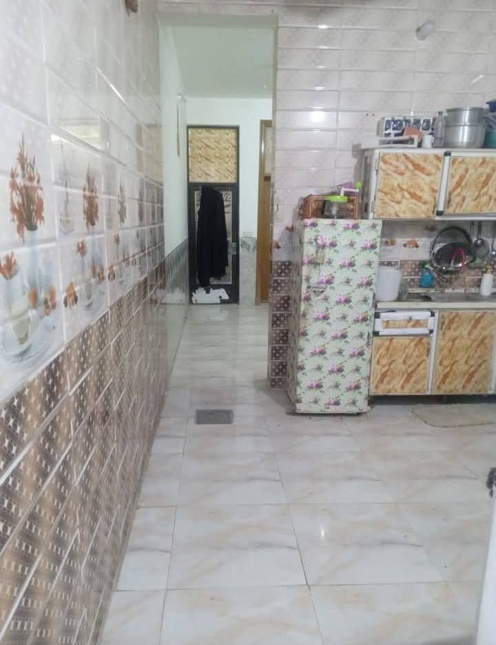 يرهم دفعتين دار للبيع طابوصرف 
مساحه١٠٠متر
العنوان:-خلف المستشفى التركي-حي العسكري-الطاقه قطاع١٨ قريب عالحولي ايضا
والبيت مو بفرع انما عالساحه
محتويات البيت:-
 الطابق الاول:-مطبخ وصاله واستقبال وغرفة نوم وصحيات خارجيه وداخليه
الطابق الثاني:-عوزه ارضيه فقط وتغليف مال الدرج و يحتوي ع غرفتين وصاله كبيره ١٠امتار مساحتها
وصحيات سويت كامل+سطح وبيتونه
السعر يرهم تنطي مقدمه 100 او75والباقي قسط
او نقد ب120 
اذا قسط ينحسب عال130
حبايب رقمي بي واتساب راسلني ومباشر تتحول على ابو البيت رسمي ***********
