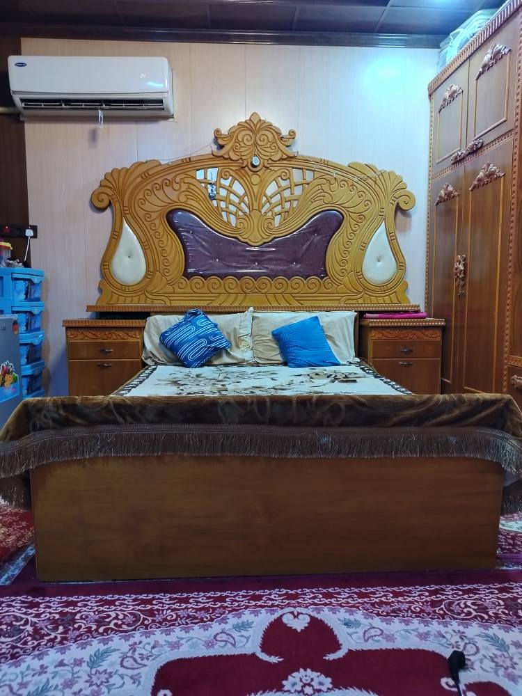 السلام عليكم 
غرفة للبيع 
سعر 950
رقم  ***********
التواصل فيس واتساب
