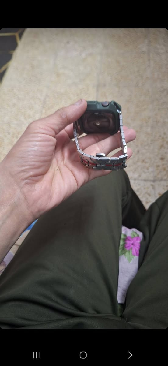سلام عليكم ساعه للبيع جيل الخامس سعر ١٣٠ وبيها مجال وهذا الرقم للتواصل***********
