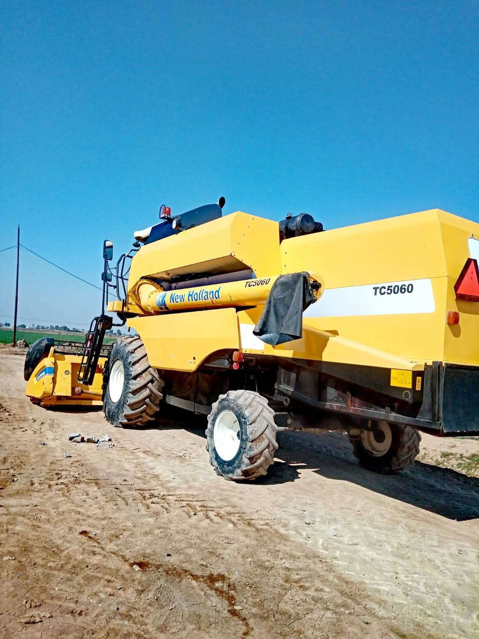 حاصده للبيع حجم 5060 موديل 2013 تك درام اوربي ام كاروضه الاستفسار.    ***********
