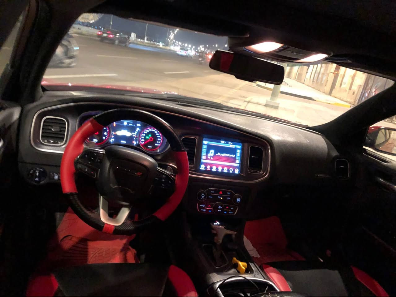 سلام عليكم /
كندي كفاله عامه فول موصفات جارجر للبيعه ٢٠١٧ / حمره رقم اربيل / هنا ضربته الداير الوره بي شبر صبخ بارد بل باب الوره السعر 220$ بيه مجال قليل 
*********** البصرة, العراق
