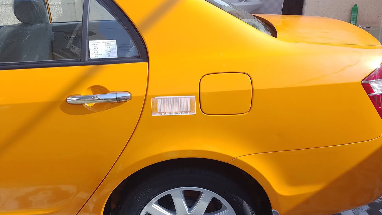 جيلي موبل للبيع مديل 2013 رقم بغداد بسمي ماشيه 40 حقيقي كفاله من صبغ قطره خياس  مابيهه ***********
