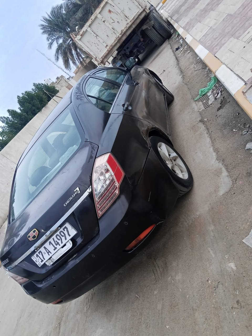 السلام عليكم سياره لبيع ام أكراند 2013 مكفوله من الضربه وبيه رشات صبغ مكفوله مكينه وكير بيكاتشو ياباني الحديث  مكفوله من حداديه جديده تبريد ثلج كهربائيات كلهه شغاله وتخم تاير  سياره بسمنا تحويل شوكت متريد
الرقم /***********
السعر / 40 ورقه
