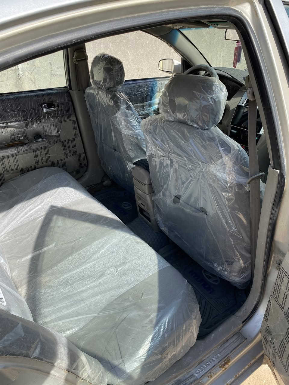 السلام عليكم للبيع شيري A5  مديل 2008 
محوره كير ومكينه كورله ڤڤتي 
سياره حلوة وقتصاديه الله شاهد 
ومثل مموضح كدامكم بالصور بيها كم دحجه 
وبيها كم ملاحضه التبريد مايشتغل من شتريتها مافاحصه 
والسنويه صاقطه وراعيها موجود بالناصريه يريد مداور السيارة رقم بابل مشروع وطني  وراعيها يطلب عليها ورقه الورقه تنزل من سعر السياره     
ومكان السياره نجف  وسعر السيارة  25 وبيها مجال
 
رقم تلفوني ***********
