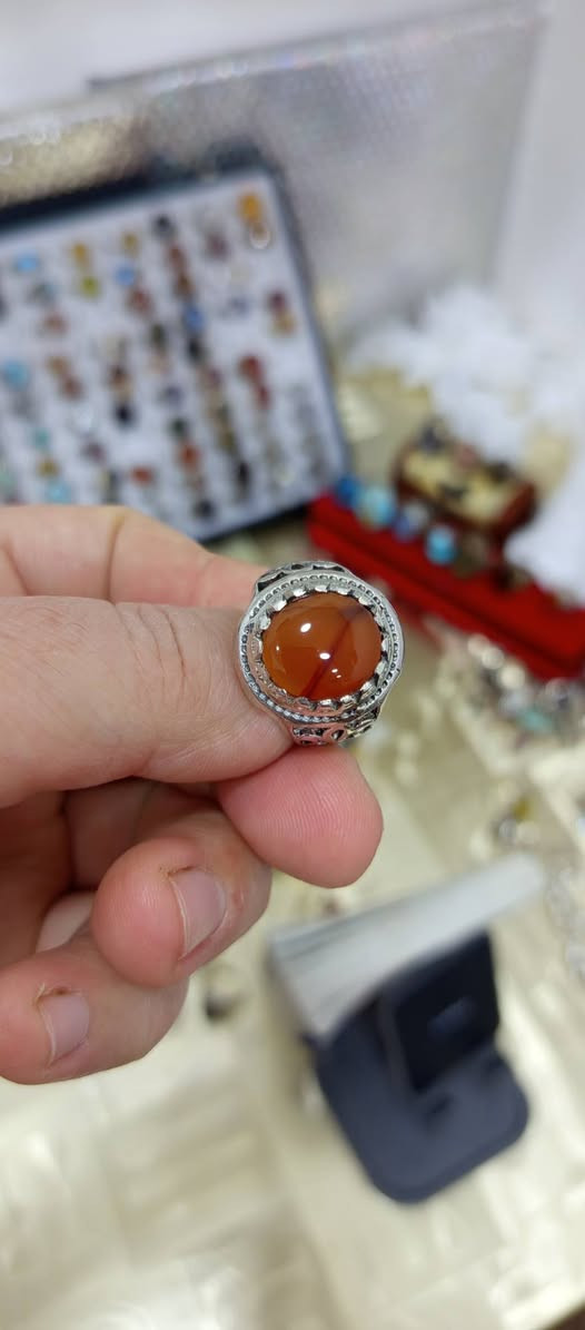 خاتم من العقيق اليماني المشمشي المزعفر فضه عيار 925 قطعه كلش حلوه ومرتبه للاستفسار ع الخاص


**إذا كنت صاحب هذا الإعلان وتريد حذفه لأي سبب، رجاءا أرسل رسالة إلى الدعم الفني**