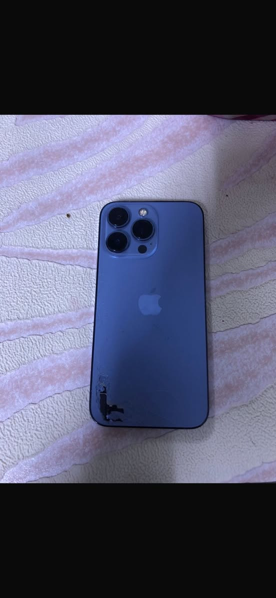 13برو فقط  شرق اوسط ذاكره ١٢٨ بطاريه ٧٦ شخط مابي مامفتوح فقط ضهر مكسور مكاني بغداد سعر ٤٥٠ بي مجال حك جيتك رقم تلفون ***********
