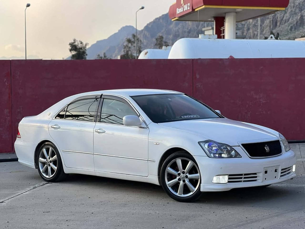 شاهیینەی بڕاوە تایبەت بۆ فرۆشتن GRS182
گەورە بە گەورە ساج سوور ٣دووگمە ویلی دینگەی لۆک
٢٠٠٥ ناو پاکەت کوشن کارەبا سوکان کارەبا ئاوێنە کارەبا
تەبرید ساردو گەرمی بەستراوە جامەکانی هەڵ گیراوە
تازە پیش و دواوەی داگیراوە بی دەعم لێدراو سەقفی شوشەی وبێ بۆیاخ تازە ڕۆنی هەڵ گیراوە لە ڕانیەم لەگەڵ ڕێزم ئەگەر کڕیار نیت تەلەفۆن مەکە سعری ٥٤$گەڵاو مەجالیکی برایانە 
***********
