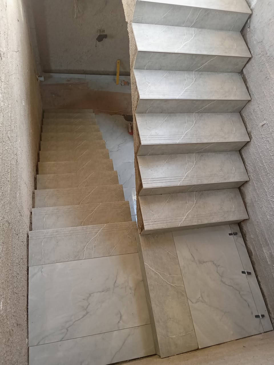 شغل ارضيات بورسلين وسيراميك شغل شرط جميع انواع الارضيات *********** موصل
