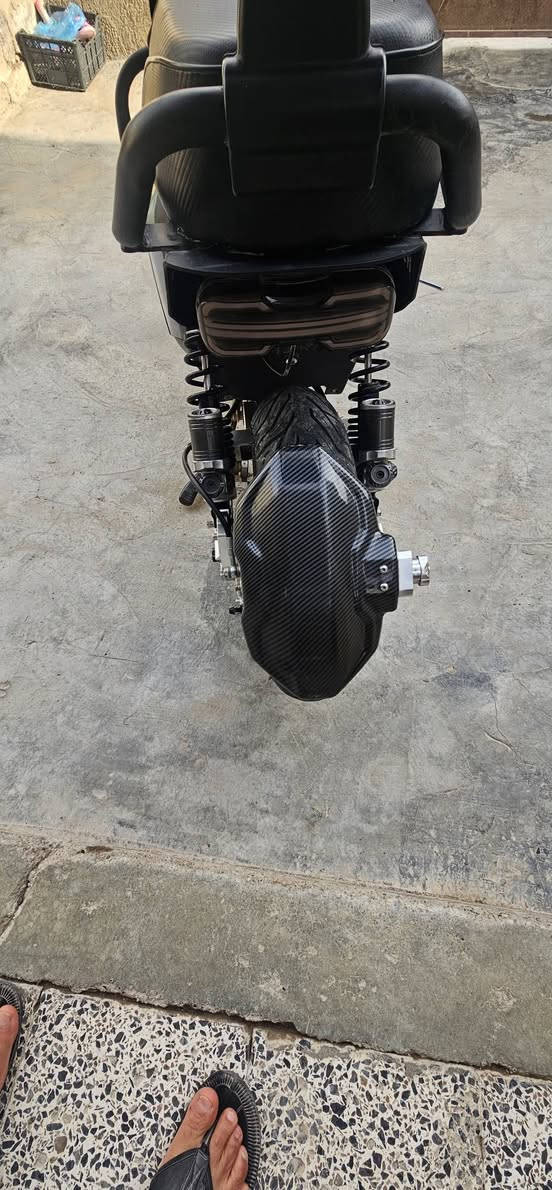 السلام عليكم ماطور شحن ٦ بطاريات النضافه ٩٠ % مابي اي نقص يمشيك ٤٠ كيلو الملف ٣٠٠٠ السرعه حقيقي ١٢٠ العنوان ديالى شهربان رقم هاتف *********** السعر ٦٠٠ وبيها مجال بصيط
