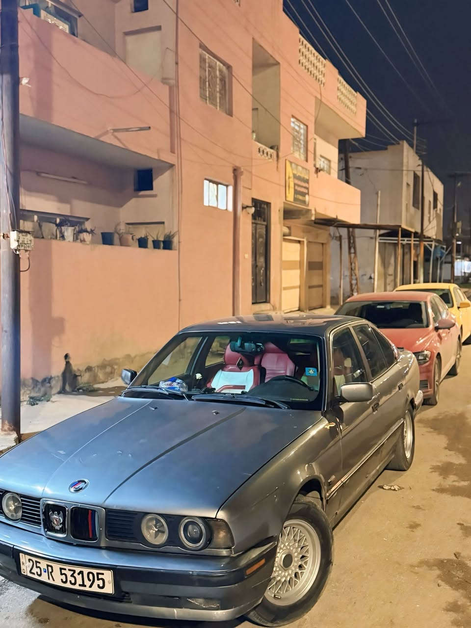 بي ام 535i موديل 1990
مكينه بومة 528 دبل ديجتال 
مكينه وكير وحدادية شرط 
انطيك السياره روح وين ما يعجبك سيارة مشالله حيل نشطة كير اوتوماتيك 
سيارة مصروف عليه ميحتاجله ايشي اضرب سلف وروح فكرك صافي
سيارة بسمي سنوية تخلص 2030 
تحويل ثاني يوم
بطاقه بانزين موجود
***********
