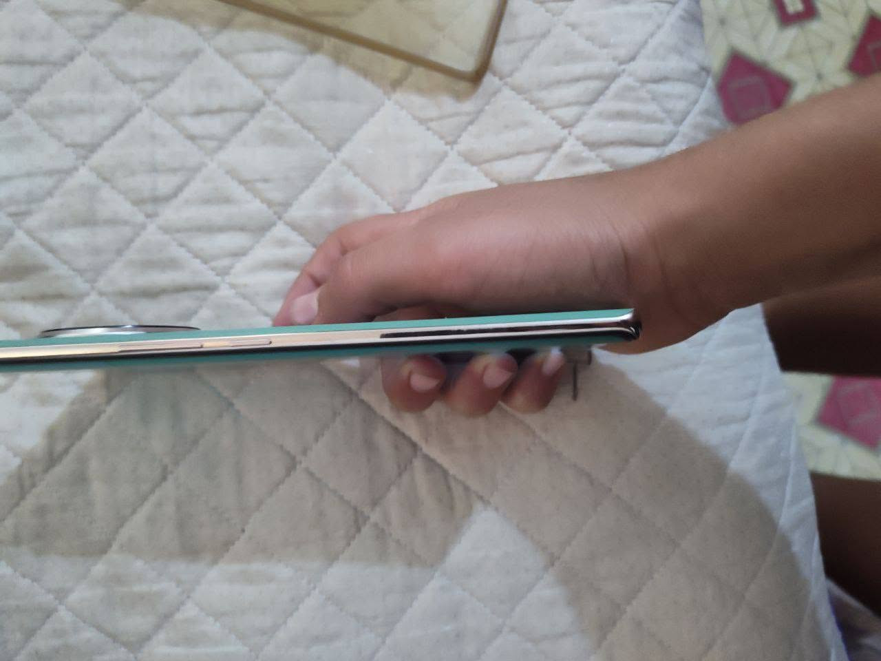 تكنو سبارك 20برو بلس لون اخضر جلد 
مكاني بغداد الدوره المهديه الثانيه ***********بي فقط واتساب
سعر 200
