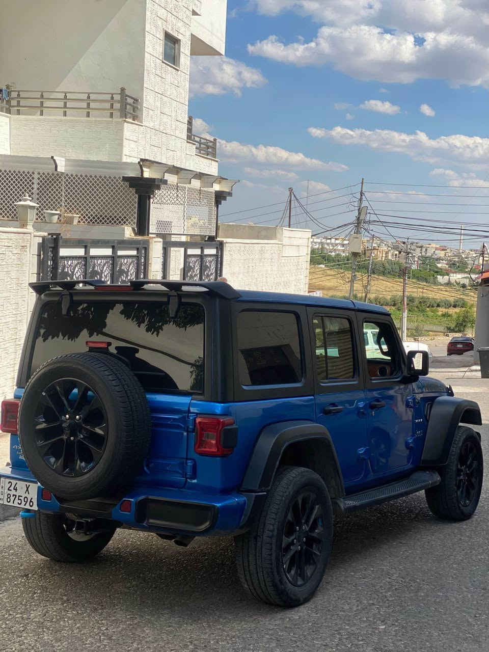 جيب رنكلر ٢٠٢٣ هايبرد فول 
سعر ٢٢٥ 
تيل ***********
سياره 5 بارجه ي سبوخه بي زورئ دخلي شتي نه گرتوه رقم سنوي نويه لسه ر ناوي خومانه 
مواصفات سحاري فوله هايبرد بسمه و شخال شاشه مه زن كوشنات جلدو كهرباي ه مود دبل فووول له روي مواصفات فوله 
سعر ٢٢٥ مجال
تيل *********** اكر, نينوى
