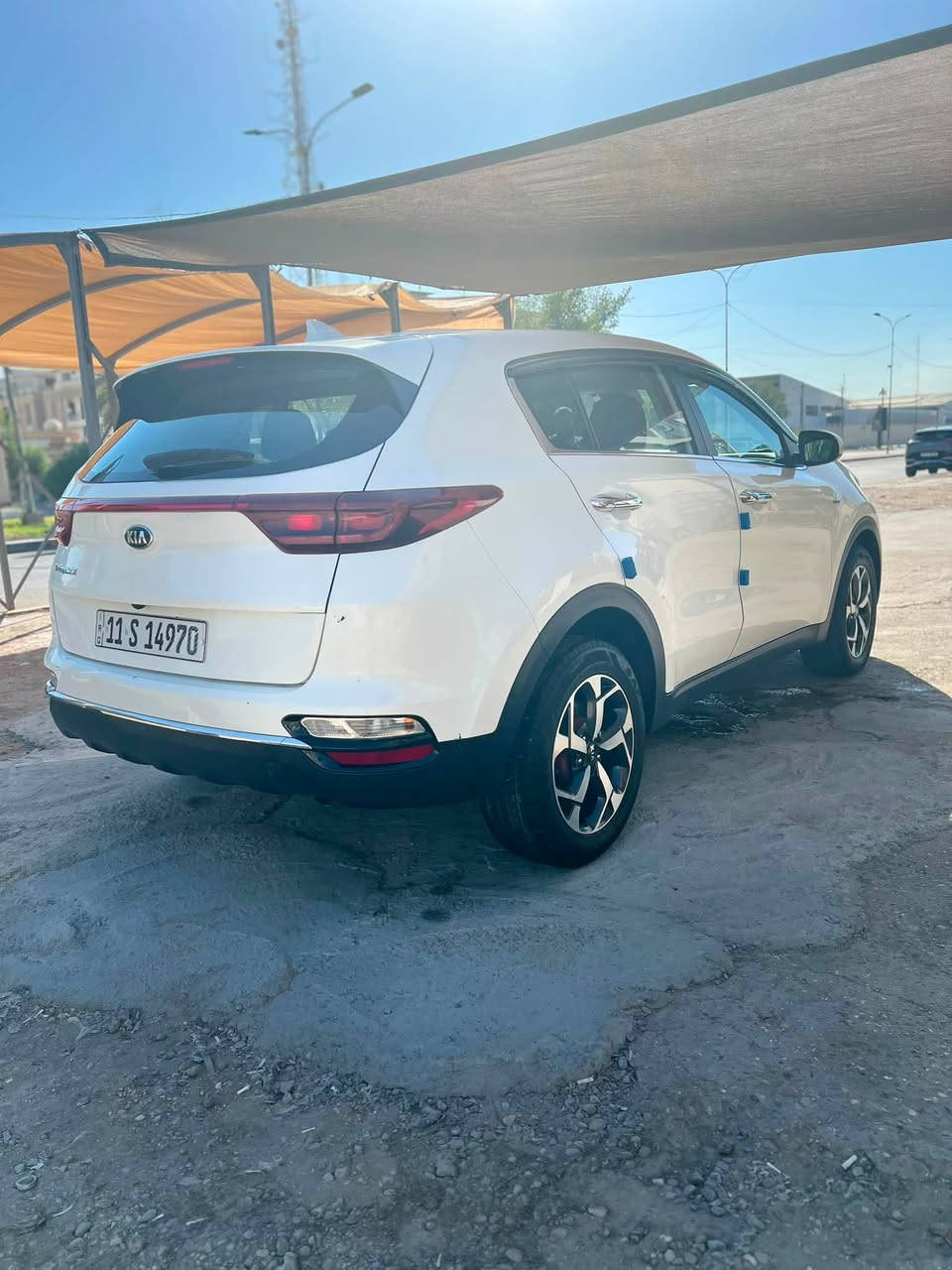 Kia Sportage 2022
امريكي رقم بغداد

ماشية 55,000 mi

حادث دعامية امامية فقط

بدون ايرباك مثل ما موضح بالصورة

مكانهة بغداد 

المواصفات .

فور ويل 4*4

شاشة كبيرة تدعم 

نظام كار بلي

تحديد مسار 

مانع تصادم 

مانع انزلاق

شفتات استيرن

تحكمات استيرن 

ثلاث انطمة قيادة

السيارة جاهزة ما ناقصهة شي 

للتواصل *********** 

السعر 168 ورقة 

وبيهة مجال
