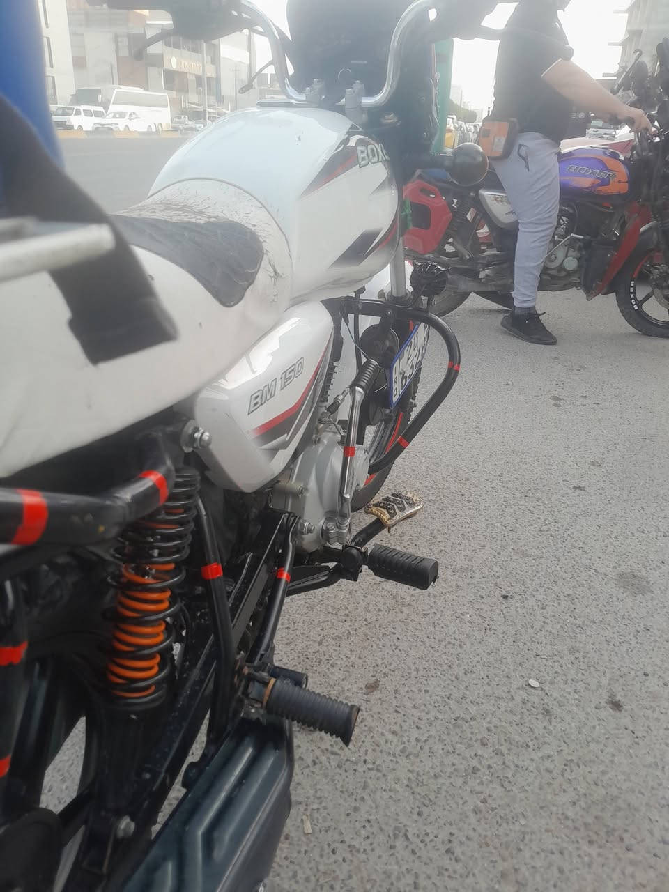 السلام عليكم بوكسر كلاسك  موديل ٢٢ الدراجة خير من الله مرقمه رقم ديالى  وحالين في بغداد الاستفسار ***********
