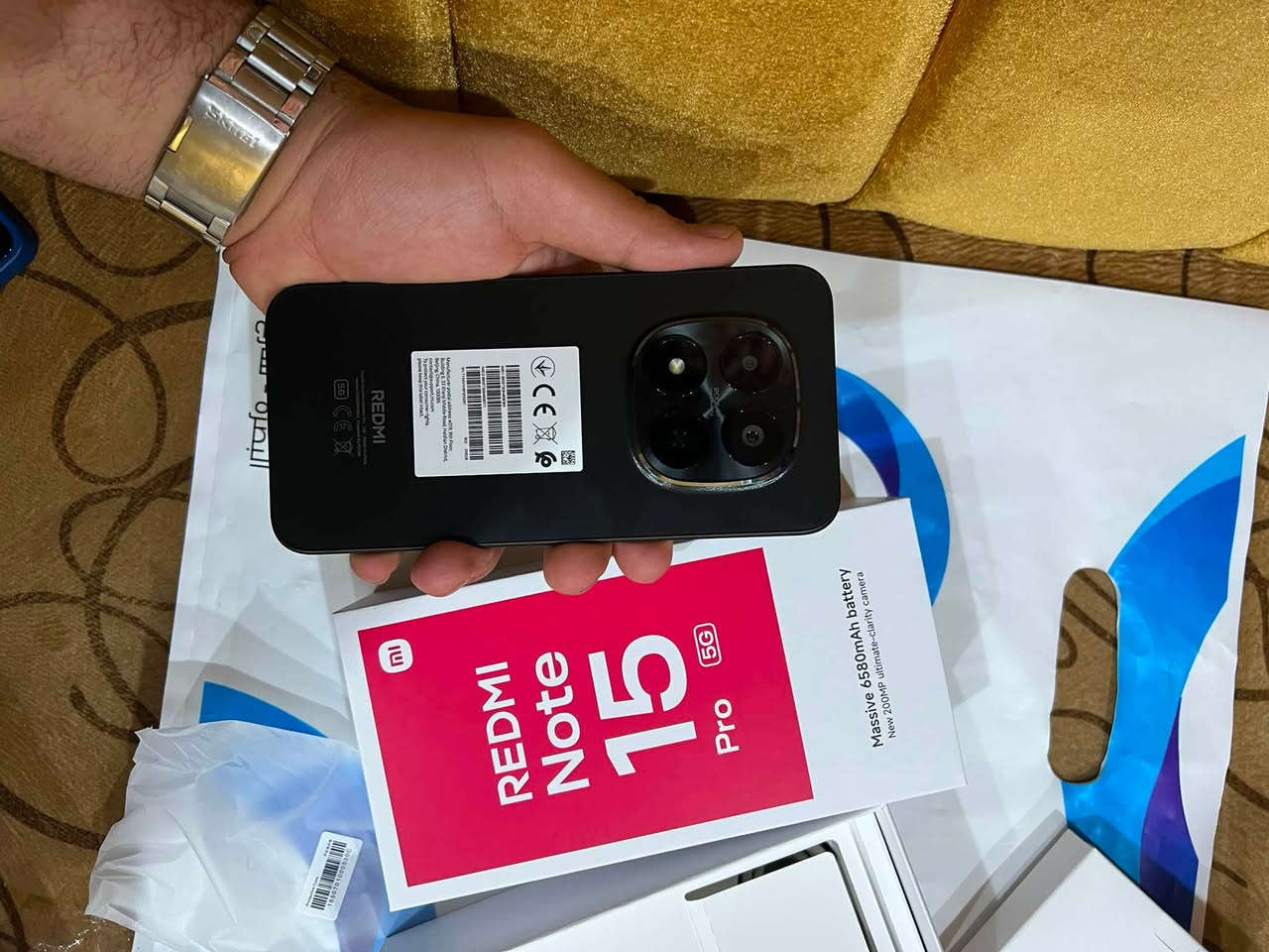 للبيع ريدمي نوت 15 برو 5G التلفون توا نازل اخر اصدار ليوم اخذته واحتاجيت فلوس وعرضته للبيع لجهاز خير من الله فول مواصفات ذاكرة 256 الداخلية 12 كامرة 200MB 6580MAH جهاز مامستخدم ابد فقط نفتح كارتونه شاحنة 45واط اعيذ واكرر الجهاز غير مستخدم فقط مفتوح كارتون السعر 475قفل تواصل ***********
