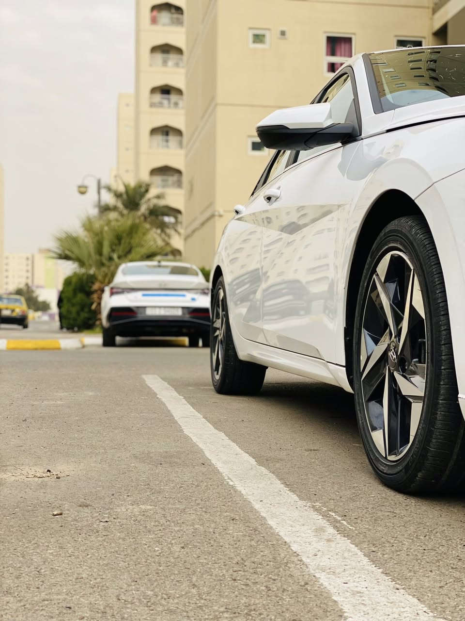 الانترا ٢٠٢٣ هايبرد فول مواصفات ماشيه ١٩ الف 
بدون حادث فقط دعاميه وبالعراق بارد قليل بالباب خلف سايق فقط رقم بغداد مكاني بسمايه *********** 
سعر ١٧٠
