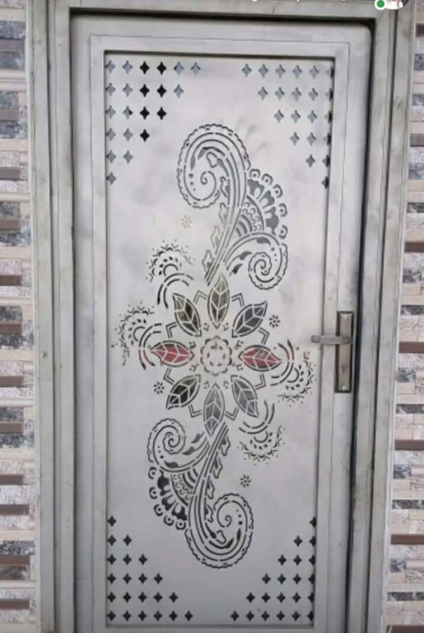 بۆ دروست کردنی هەموو جۆرە دەرگاو پەنجەرەیەک و کاری ئاسنگەری بە نرخێکی گونجاو***********
