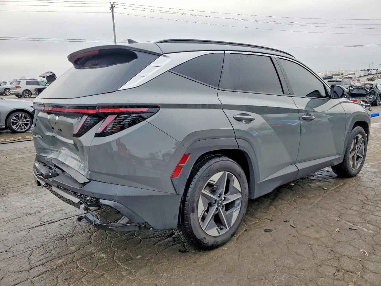 🚨 تنويه مهم
هذه السيارة معروضة في المزاد الأمريكي 🇺🇸
والمزايدة والشراء تتم عن طريق مكتب الباخرة للمزادات 🇮🇶
🔥 تدخل بكتاب الشهداء
───────────────
🚗 نوع السيارة:2025 HYUNDAI TUCSON SEL
📅 تاريخ المزاد:الاثنين 02-03-2026
💰 السعر: يتحدد داخل المزاد
📊 الممشى:2589 ميل فعلي
🛠️المحرك: 4 سلندر / 2.5 لتر
───────────────

🔥 مجاناً مجاناً مجاناً
📄 تقرير كارفاكس مجاني بدون أي مقابل
───────────────

🚗 سحب السيارة خلال 24 ساعة من وقت التسديد
💸 حسابات مخفّضة وعمولات أقل من السوق
───────────────

🚢 الشحن متوفر من:
🇺🇸 🇨🇦 جميع الولايات الأمريكية والكندية
➡️ شحن مباشر إلى العراق
➡️ العقبة – جبل علي – ميرسين
───────────────

🛃 تخليص كمركي كامل من ميناء أم قصر
🏔️ تخليص كمركي إلى إقليم كردستان
🇯🇴 شحن مباشر إلى عمّان (العقبة)
🇹🇷 شحن إلى ميناء ميرسين – تركيا
───────────────

🏢 فروع الشركة:
📍 الفرع الأول: بغداد – السيدية – الإعلام
📍 الفرع الثاني: الإمارات العربية المتحدة – الشارقة – الصناعية 4
───────────────

👥 مجموعة البيع والشراء:
https://www.facebook.com/share/g/17pXXBgeeU/?mibextid=wwXIfr

───────────────

🎵 TikTok:
https://www.tiktok.com/@al_bakhera?t=8qGOLioZlVE&_r=1

───────────────

📞 للاستفسار والتواصل:
+9647739115599


**إذا كنت صاحب هذا الإعلان وتريد حذفه لأي سبب، رجاءا أرسل رسالة إلى الدعم الفني**