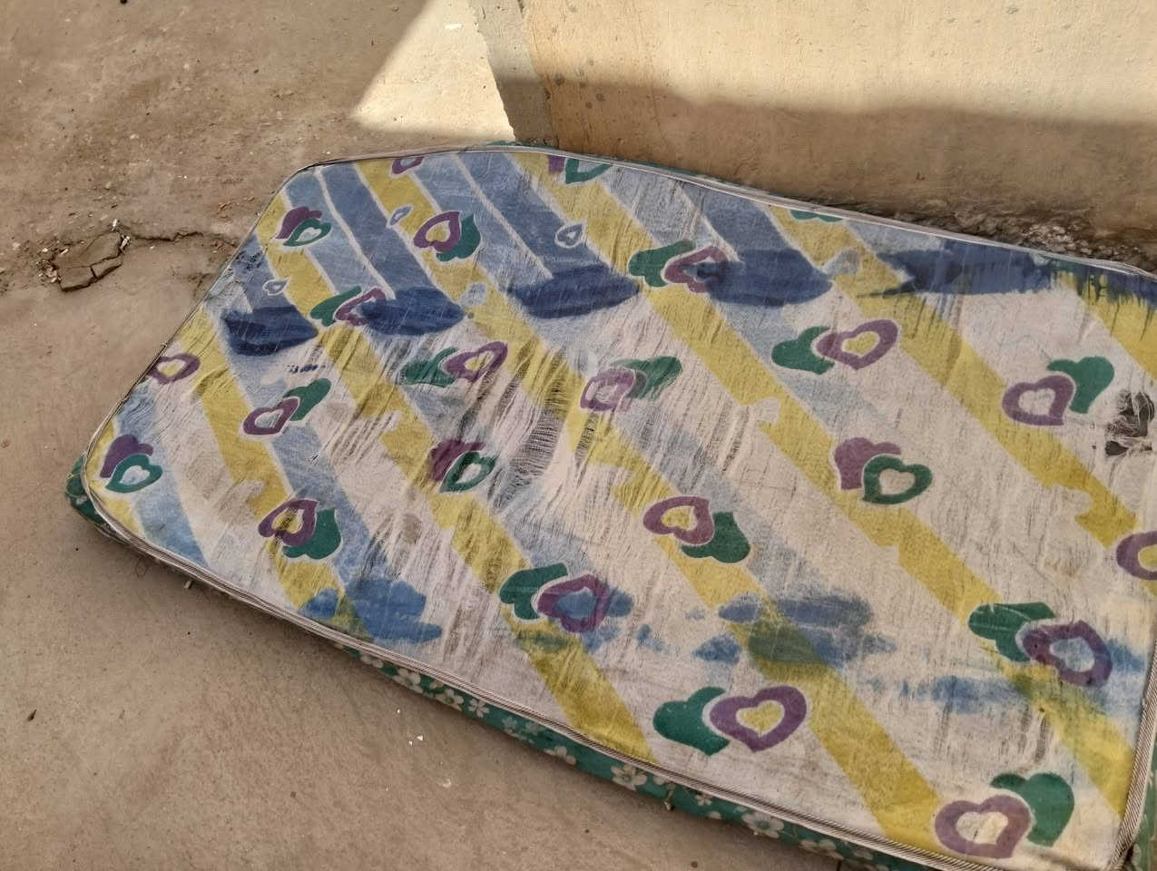 يوجد عدد 50 مرتبه قديمه للبيع ف اسرع وقت


**إذا كنت صاحب هذا الإعلان وتريد حذفه لأي سبب، رجاءا أرسل رسالة إلى الدعم الفني**