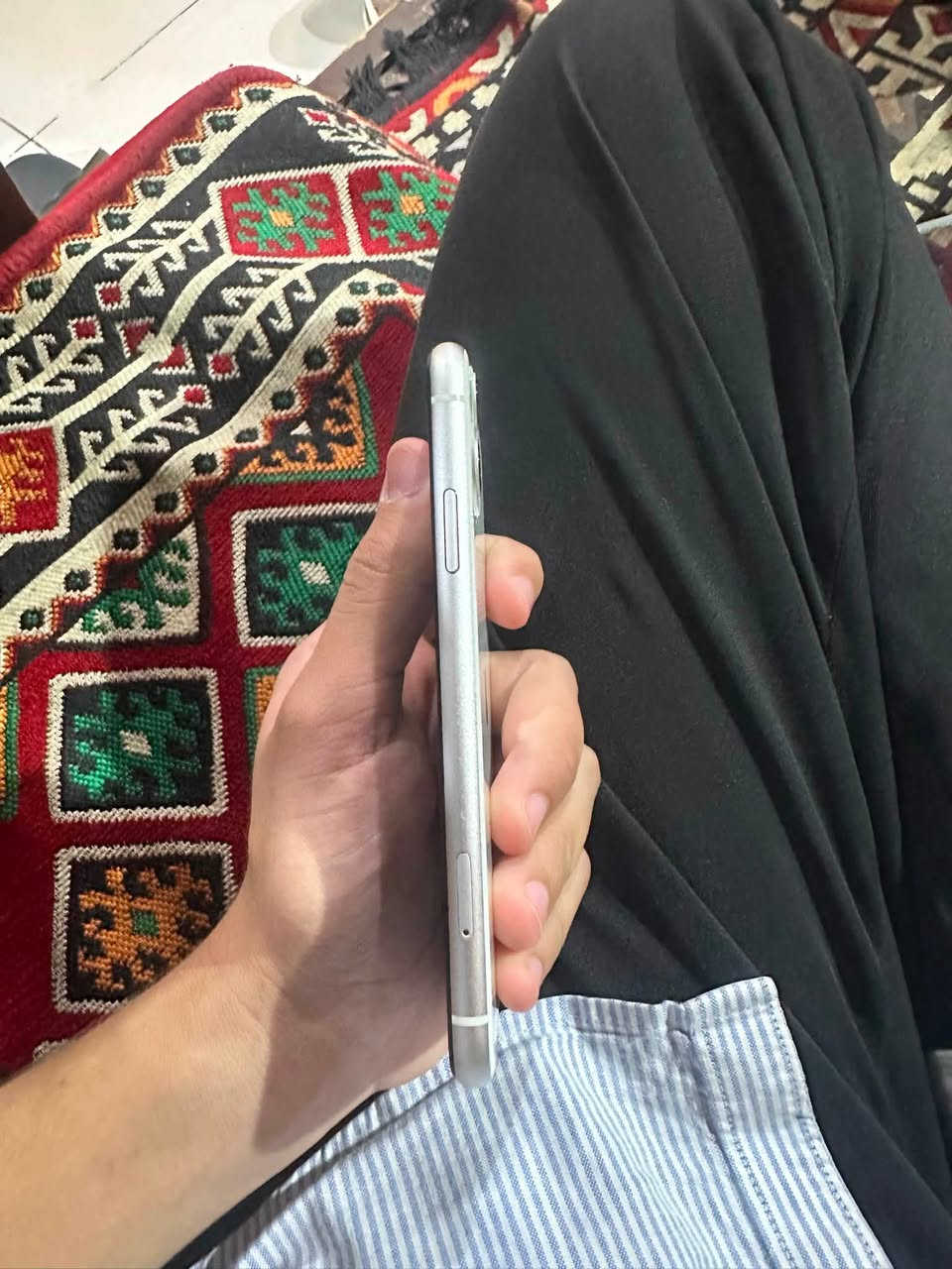 السلام عليكم للبيع ايفون 11عادي الجهاز فقط بسعرر235الف🔥🔥🔥🔥بي مجال 
مبدل شاشا وكاله✅
بطاريه 91
دبل سيمكارتH/A
ذكرةة 128
الجهاز كله شغال ومكفول 
نضافه الشاصي100:100
كامرات 
صوت
لاقطه سبيكر 
مكفول 
فيس ايدي شغال 
للتصل ***********
مكاني تكريت
