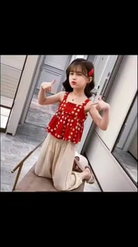 وصلت تشكيلتنا الصيفية للأطفال 🌸 خامات مريحة ✔️ ألوان مبهجة تناسب البنا...