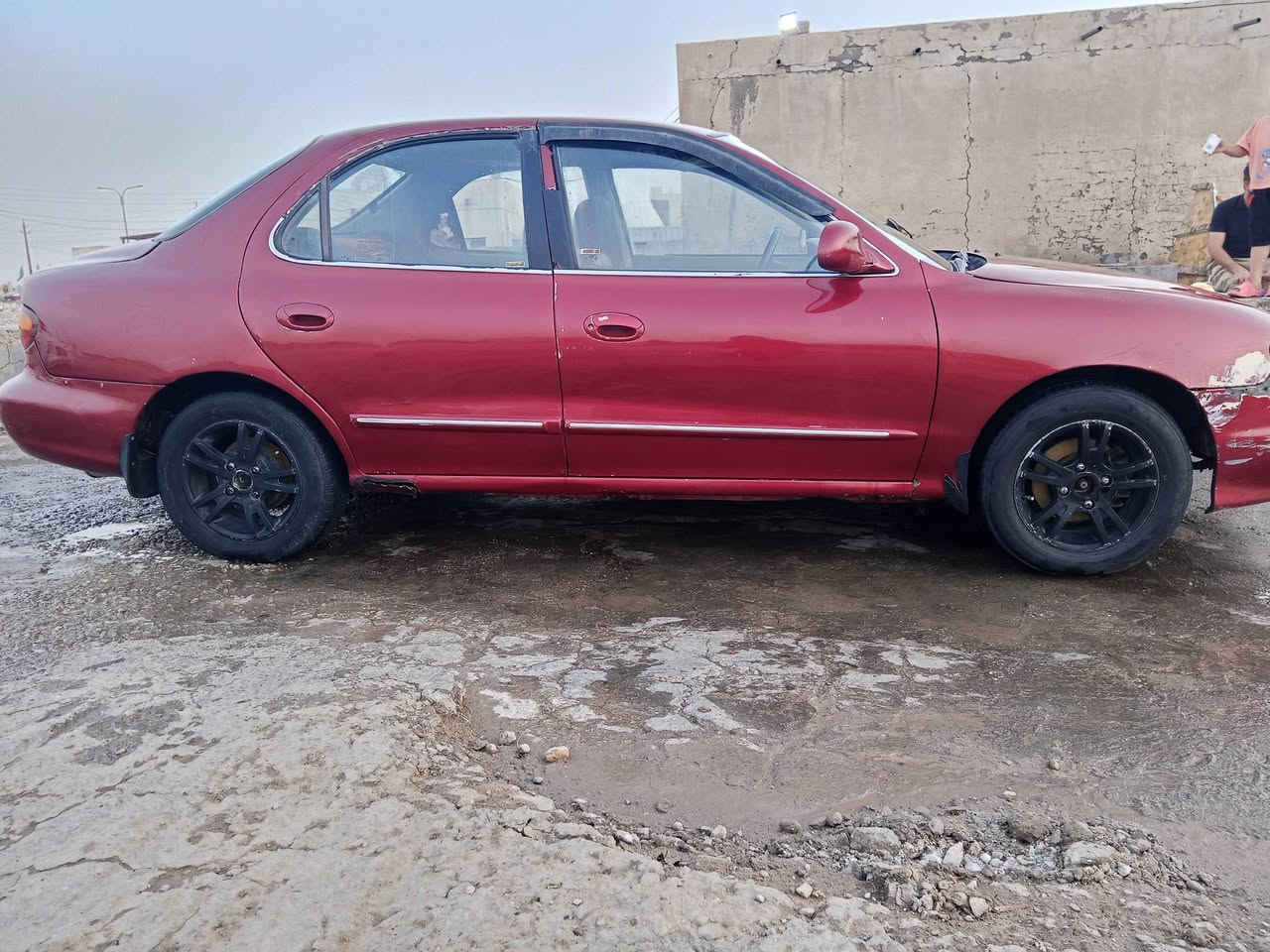 النترا موديل ٢٠٠٠
مصبوغه عام
رقم انكليزي جديد 
السياره خير من الله
السعر ٣٨ وبيها مجال
***********
***********
