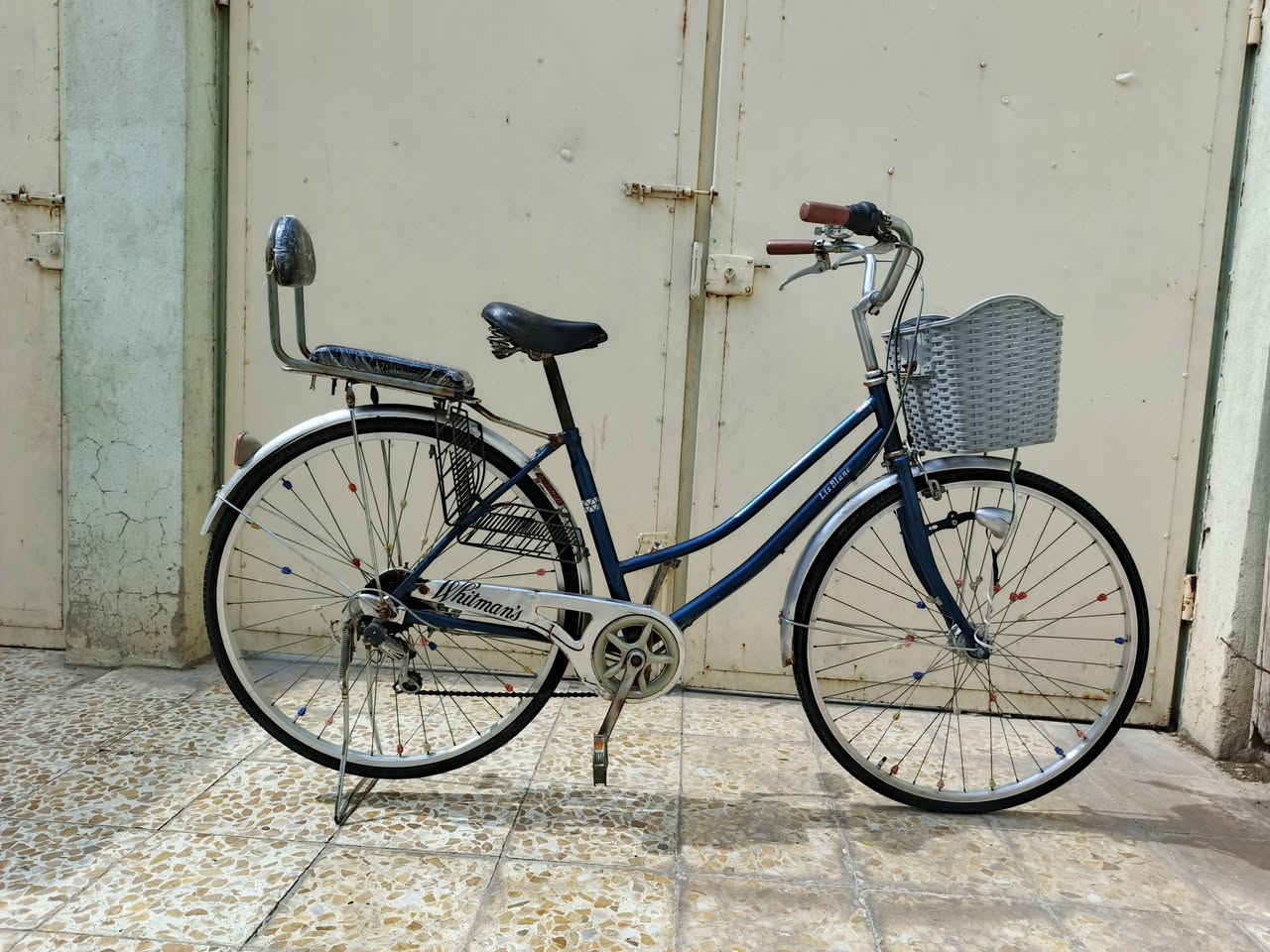 سلام عليكم 
بايسكل للبيع
حجم 27
كير شغال
بريكات شغاله 
جوب الكدام والورء جديدات البارح شديتهم
دينمو شغال
اي شي بل صوره شغال
مكان الموصل حي الانتصار 
السعر 75 قفل


**إذا كنت صاحب هذا الإعلان وتريد حذفه لأي سبب، رجاءا أرسل رسالة إلى الدعم الفني**