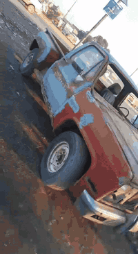 السلام عليكم
شوفرليت مديل ١٩٨٢ رقم ذي قار صدامي 
محرك ٤٥٤ كير عادي اغراضهة موجودة جاهزة للصبغ 
سعر ٣٥ ورقة 
مكان السيارة بغداد 
***********
