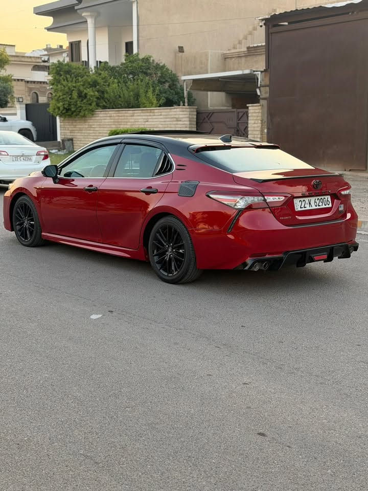 موديل 2019
ماشيه 105 ميل 
بدون ايرباك 
هذه جاملغ وبيهه كلير امريكه جاملغ خلفي وباب خلفي بدون ضرر 
180 ورقه
كير محرك كفاله ***********
