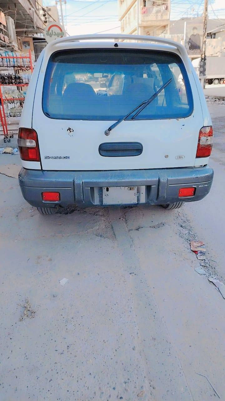 السلام عليكم سبوتج 2001 خصوصي بدون ارقام مال مازاد بيها كتاب رسمي وواجها السيارة كاملة شغالة تخم تاير كهربائيات كلها شغالة منظومة زنون محرك وكير كورلا ياباني ابيع كوم حديد..  السعر 20 ورقة مكاني بغداد الاتصال ***********
