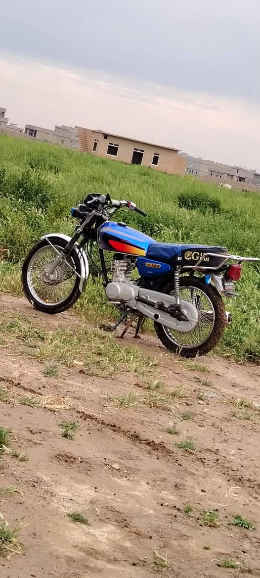 السلام عليكم مطور تايكر 20نضيف نشاط فول لبيع 
و يرهم مراوس ب حربي نضيف همشي حربي


**إذا كنت صاحب هذا الإعلان وتريد حذفه لأي سبب، رجاءا أرسل رسالة إلى الدعم الفني**