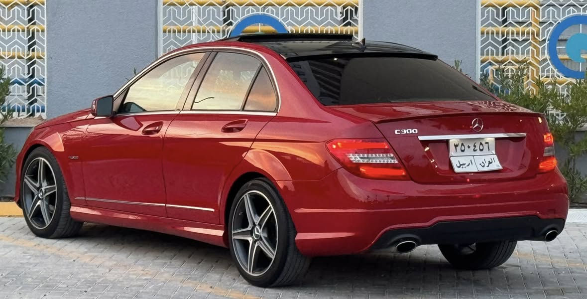 Mercedes C300 2012 مارسدس سي
لون مميز / ماشيه 132 الف ميل 
وارد امريكي ضررها بسيط كلش 
صبغ 3 قطع فقط بدون دواخل 
المواصفات فول 1/1 : 
- محرك 3000 عقل الفوك المرغوب
- فتحة سقف SunRoof 
- شاشة وسائط و شاشة معلومات
- كاميرا خلفية
- داخل لون بيجي مطعم ب صاج
- شفتات ستيرن تبترونك
- كشنات جلد تحكم كهرباء
- كشنات خزن Memory
- كشنات تدفئة 
- تبريد قطعتين منفصل
- اشارة بالمري 
- ستيرن تحكم كهرباء
- زراك لايت
- حساسات اماميه 
- ماوس تحكم شاشة
- سستم صوت هارمن HarmanKardon
- ثلاث وضعيات قيادة Sport
الاضافات عليها كت كامل اي ام جي
- مازدات مع بك لايتات AMG 
- دوسات و دعاميات AMG
شرط السيارة صاروخ 
ترايها يخبل و لا غلطه و ميحتاجلها مصرف
تخم تاير جديد و صدرها لوك و التبريد ثلج
السعر 138 ورقه بيها مجال 
عنواني بغداد الكرخ
***********
***********
