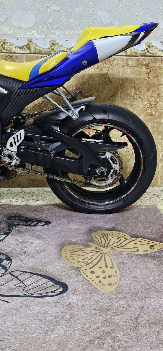 سلام عليكم دراجه نوع جكسر حجم {100} وارد امريكي لونين مميز اوراق كمرك كامله باقي ع ترقيم  برمجه{ ٣} مودات دراجه كفاله عامه موشراي ارفع المنشور (اللهم صلي على محمد واله محمد) السعر [55] وبيهاا مجال للشراي   موديل{ 16 } مكاني بغداد ***********
