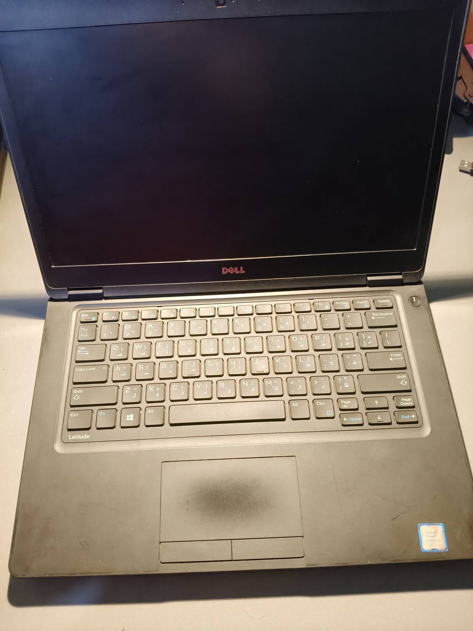 لابتوب dell للبيع
‏سريع واداء عالي ،  مناسب للدراسة والبحوث والتصميم والبرمجة،  وكافة الاعمال المكتبية،  وايضا مناسب للالعاب المتوسطة ✨ 
‏
‏المواصفات التقنية ....
‏المعالج Core i5 7200U الجيل السابع 🔥
‏كرت داخليIntel HD GRAPHICS 4GB 
‏الرام / 8GB DDR4 
‏النخزين / 256GB SSD M.2
‏الشاشة / 14 INCH SCREEN
‏
‏ملحقاته كاملة
‏- شاحنتة الاصلية
‏- ماوس
‏- ماوس باد
‏- حقيبة خاصة
‏
‏السعر: 225 وبيها مجال جداً بسيط 
رقمي : ***********
‏
