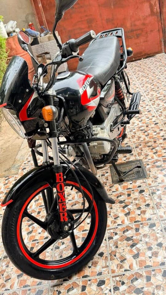 بوكسر ٢٠٢٣ مرقمه ديالى تحويل ثاني يوم مباشر دراجه حلوه نضيفه مابيه نقص تجي تركب وتطلع تراي وين ميعجبك مكان ديالى شراي يتصل وتدلل *********** سعرها مناسب لل تحياتي لجميع
